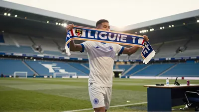 L’AJ Auxerre officialise l’arrivée de Xiangxin Wei, jeune attaquant chinois de 18 ans, pour cinq saisons. Découvrez son...