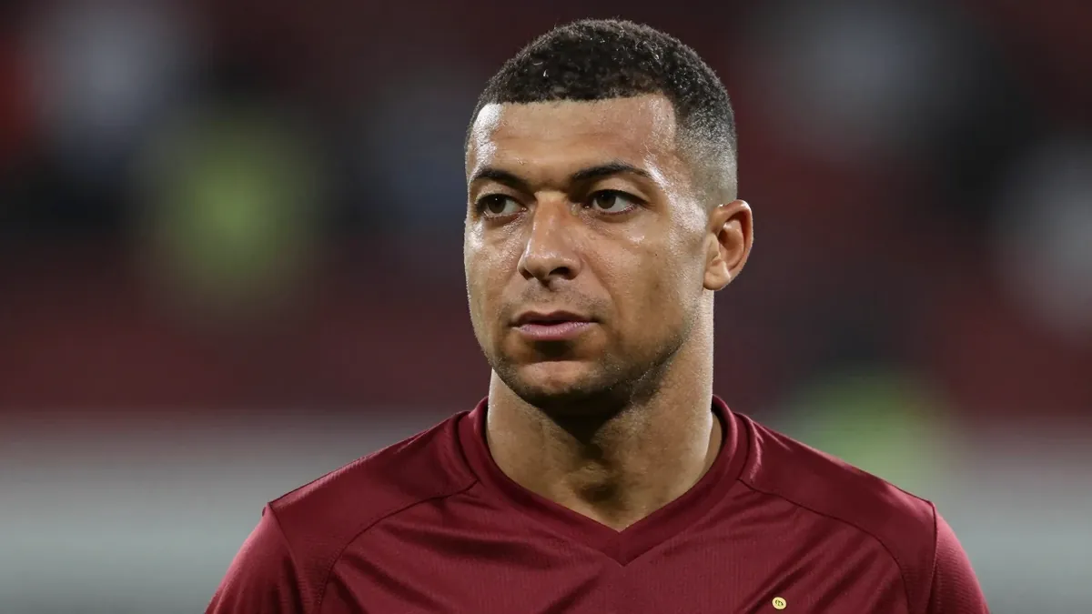 Bottom-placed AJ Auxerre is looking to boost its attack with a loan move for Moroccan winger Anass Zaroury, currently at...